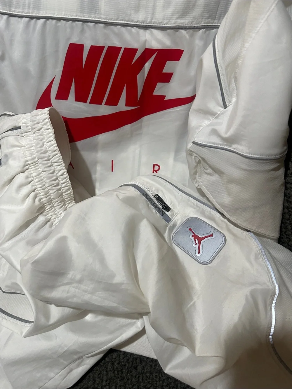 Jordan men's White Track Jacket and Jogger Set vintage